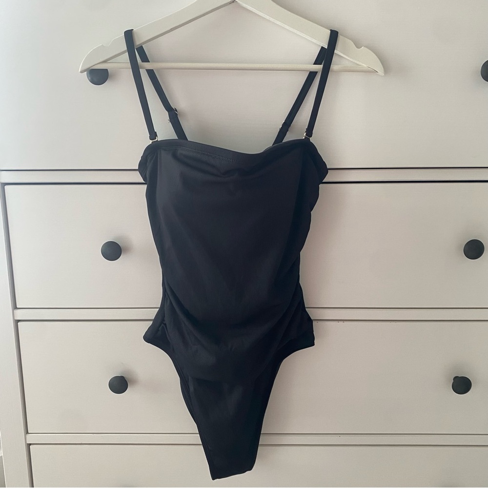 NWOT Shade & Shore Ribbed High Leg Bandeau One Piece Swimsuit Black Size Medium